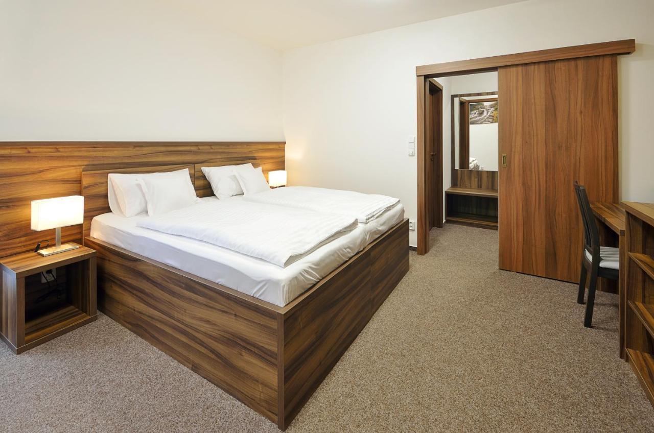 Penzion Kuzelna Otel Trutnov Dış mekan fotoğraf