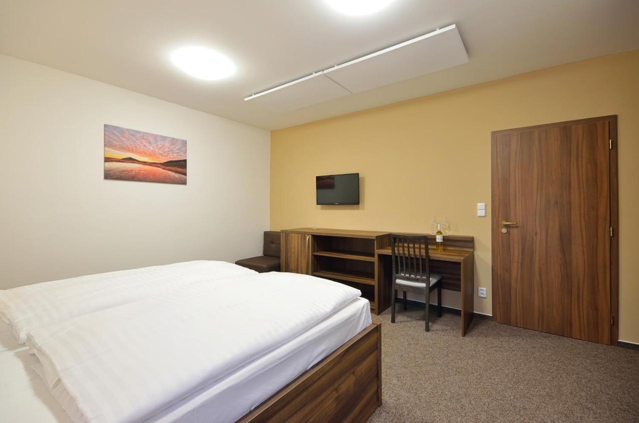 Penzion Kuzelna Otel Trutnov Dış mekan fotoğraf